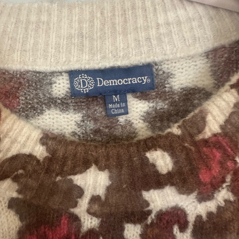 Democracy Women’s Sweater - Picture 3 of 4